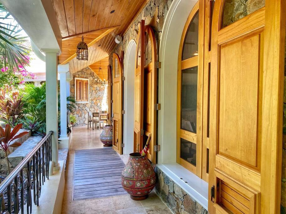 Luxury 7Br Waterfront Villa With Views Of Marina Cay And Scrub Island East End Екстер'єр фото